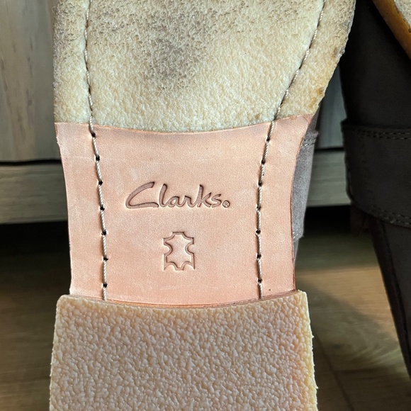Clarks Artisan Clarkdale Flow Penny Loafers – Olive Suede – Men’s 8.5 main image 6